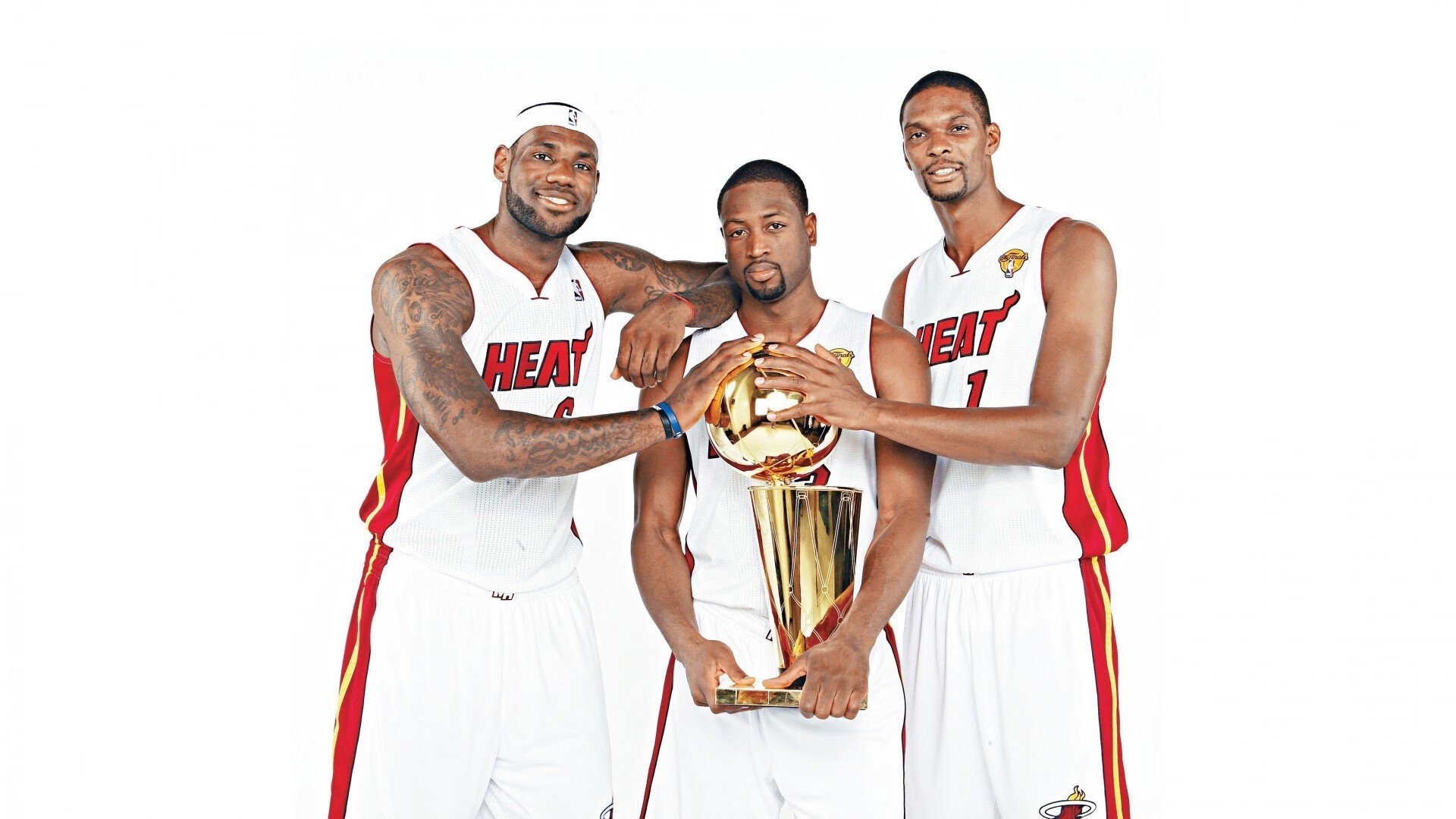 世乒赛首回合激情夜！德布劳内里突外投，圣安东尼奥马刺大胜北京首钢